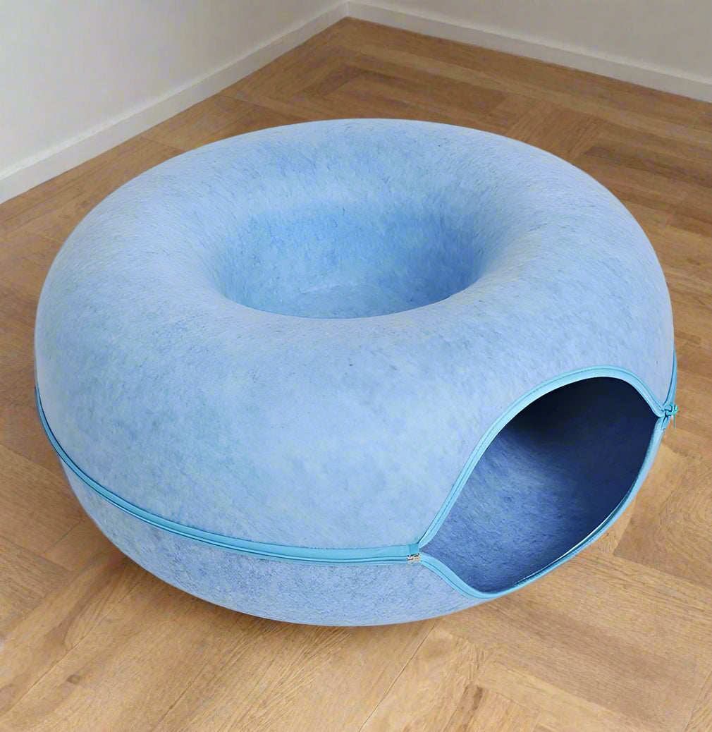 tunnel pour chat bleu sous forme d un lit